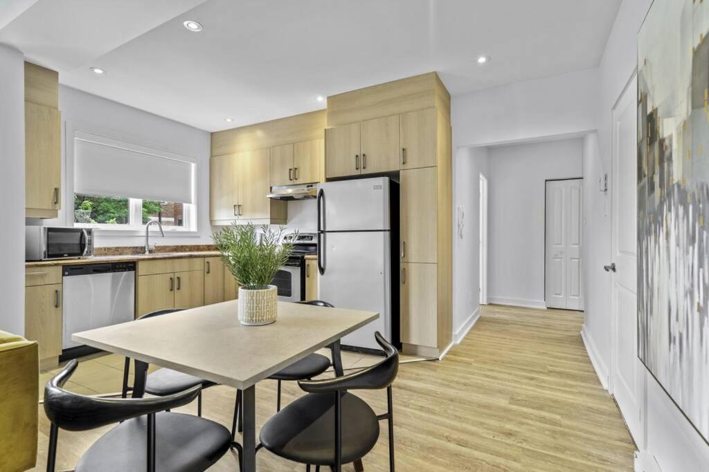 Stylish 2 Bedroom Haven By Jean Talon Market Montreal Exteriér fotografie